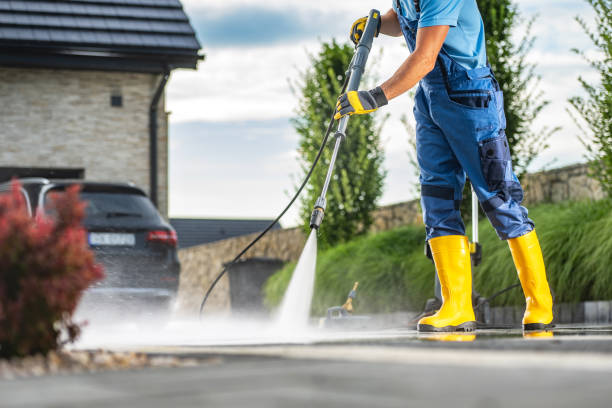 Professional  Pressure Washing Services in Zeeland, MI